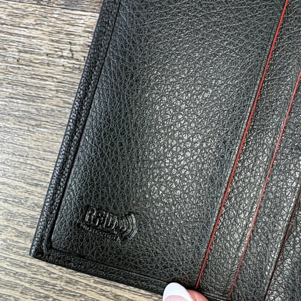 🔥 True Religion Genuine Leather Trifold Wallet – Black – Red Horseshoe Logo NWT